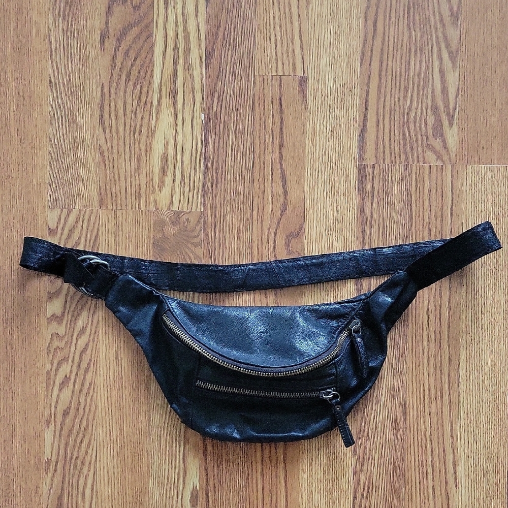 Kenishka Black Leather Fanny Pack